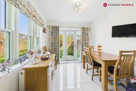 3 bedroom end of terrace house to rent, Berkley Street, St. Neots PE19