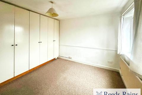 3 bedroom apartment to rent, Eccles New Road, Salford M5