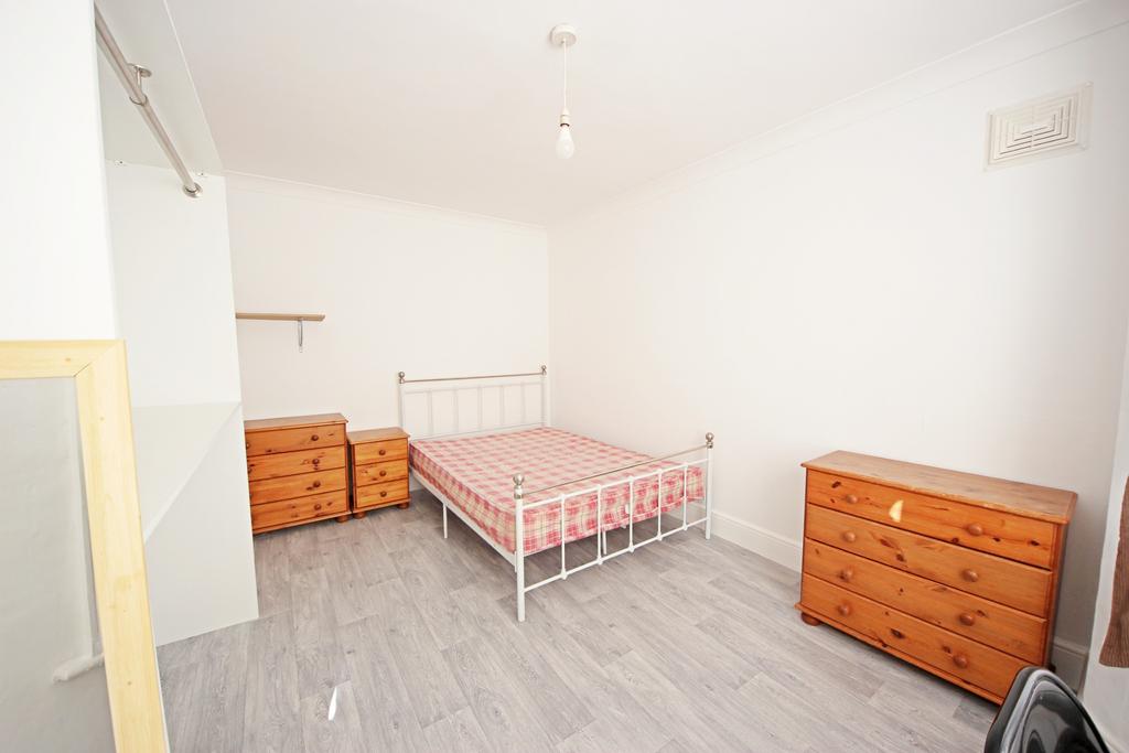 Bedroom 4 b