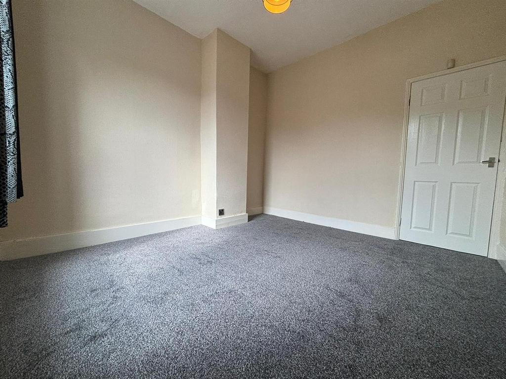 Bedroom Back 1.jpg