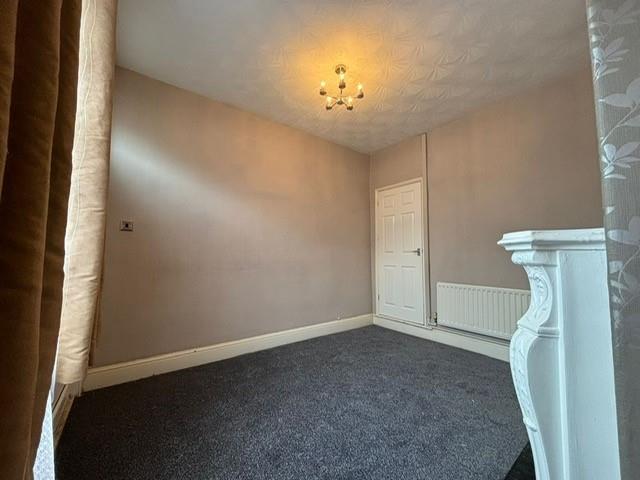 5 Living Room.jpg