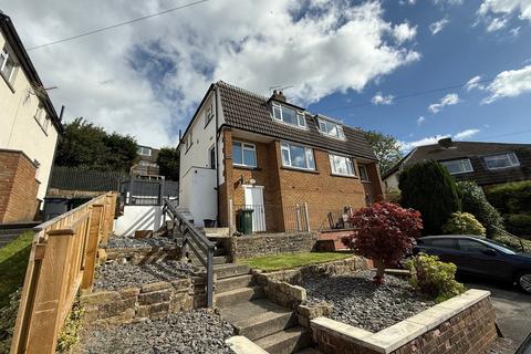 3 bedroom semi-detached house to rent, Carr Grove, Keighley BD20