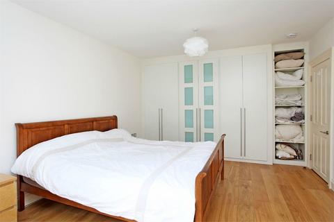 1 bedroom flat to rent, Ravenscourt Road, Hammersmith W6
