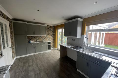 2 bedroom semi-detached house to rent, Green Island, Bilton