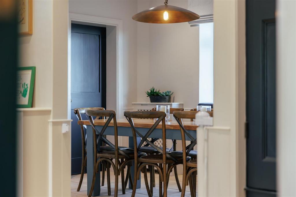 Breakfast Room