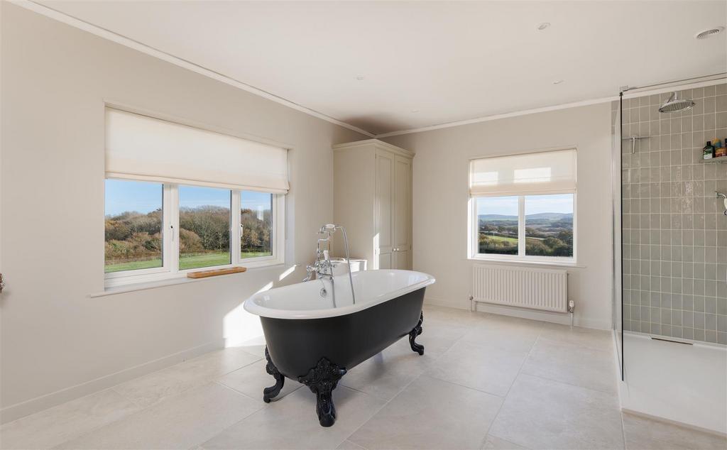 En Suite Bathroom