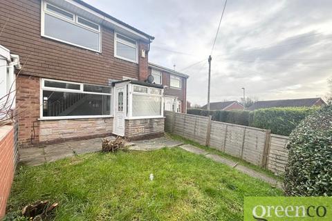 3 bedroom semi-detached house to rent, Summerfield Drive, Rochdale M24