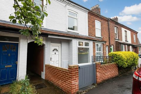 2 bedroom terraced house to rent, Highland Road, Norwich NR2
