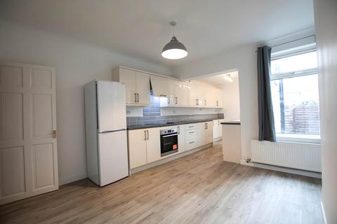 2 bedroom terraced house to rent, Highland Road, Norwich NR2