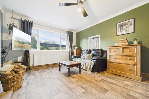 2 bedroom semi-detached bungalow for sale, Western Drive, North Lincolnshire DN18