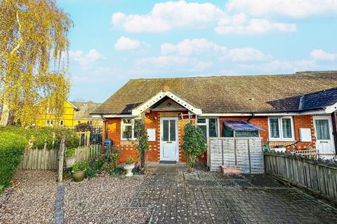 2 bedroom terraced bungalow for sale, Fons George Close, Taunton, Somerset - NO CHAIN!