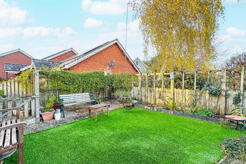 2 bedroom terraced bungalow for sale, Fons George Close, Taunton, Somerset - NO CHAIN!