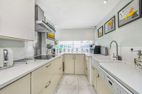 undefined, Upper Ground, London SE1