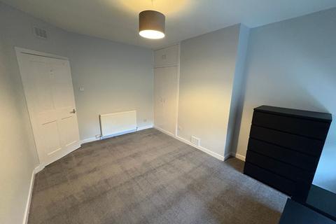 3 bedroom flat to rent, Haughburn Road, Glasgow, G53