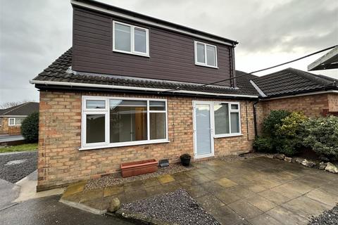 3 bedroom detached house to rent, Hazel Garth, York