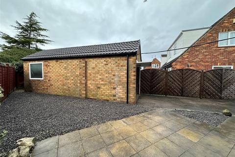3 bedroom detached house to rent, Hazel Garth, York