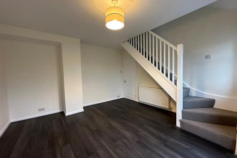 3 bedroom detached house to rent, Hazel Garth, York