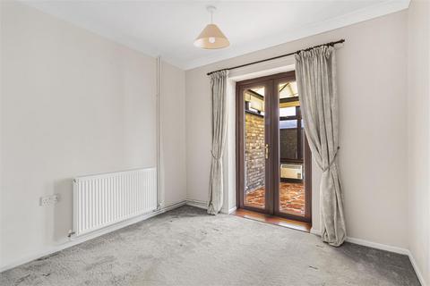 2 bedroom terraced bungalow to rent, Holland Park, Newmarket CB8