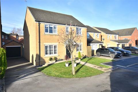 4 bedroom detached house for sale, Poplar Place, Whinmoor, Leeds, West Yorkshire
