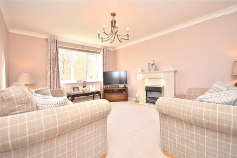 4 bedroom detached house for sale, Poplar Place, Whinmoor, Leeds, West Yorkshire
