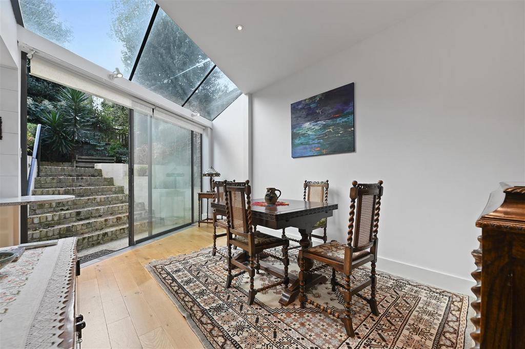 FB - Cromwell Grove - Reception C3 (1).JPG