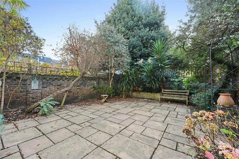 2 bedroom flat for sale, Cromwell Grove, London W6