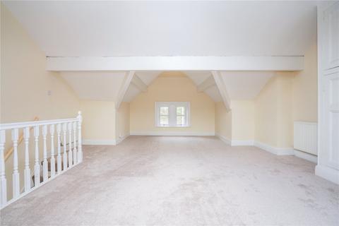 3 bedroom terraced house to rent, Thornhill Road, Longwood, Huddersfield, Kirklees, HD3