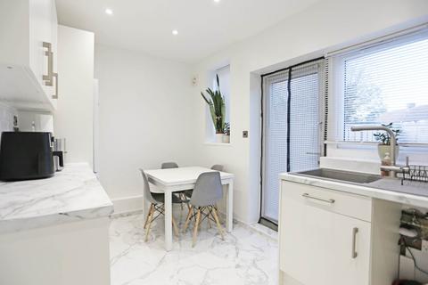 undefined, Chaplin Road, Dagenham, RM9