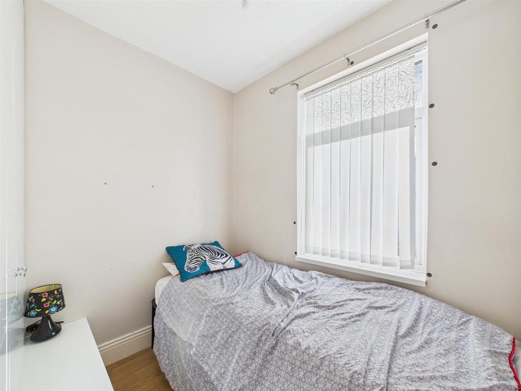 Bed 3.jpg