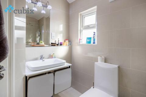 1 bedroom flat for sale, Portland Road, London SE25