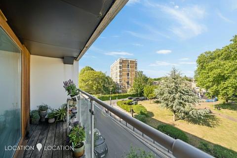 1 bedroom flat for sale, Vallance Road, London, E1