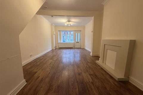 2 bedroom end of terrace house to rent, Belmont Street, Hull