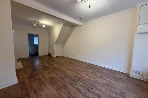 2 bedroom end of terrace house to rent, Belmont Street, Hull