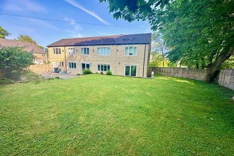 5 bedroom detached house for sale, Broomfield Avenue, Savile Park, Halifax