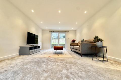 5 bedroom detached house for sale, Broomfield Avenue, Savile Park, Halifax