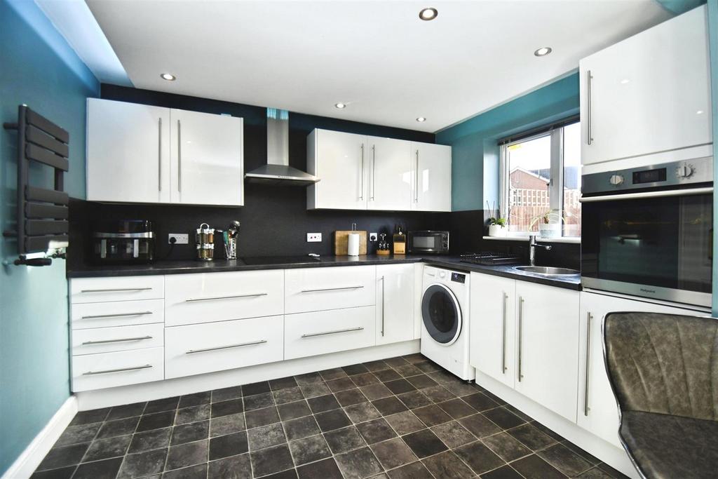 Modern Fitted Kitchen