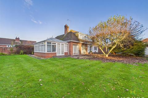 4 bedroom detached bungalow for sale, Weston Avenue, Oswestry