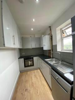 1 bedroom in a flat share to rent, Kings Drive, Wembley HA9
