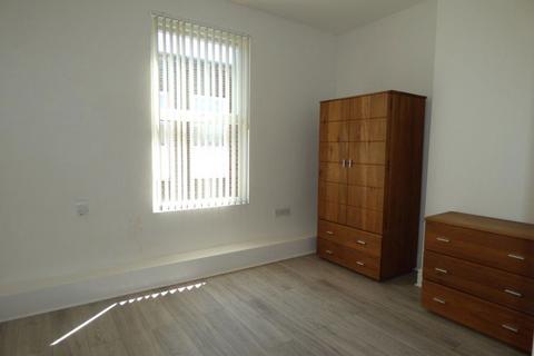 2 bedroom flat to rent, High Street, Long Eaton, NG10 1JB