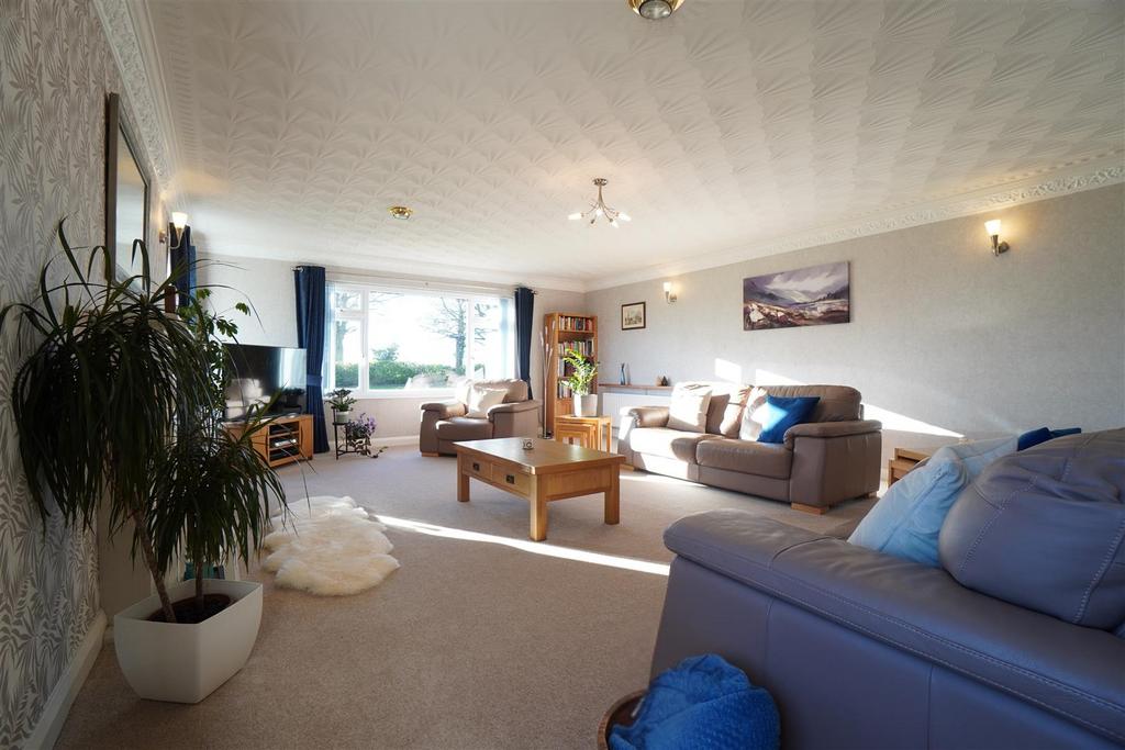 Living Room.jpg