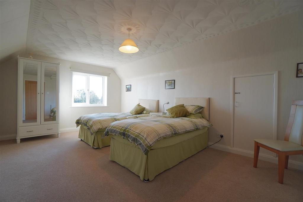 Bed 3.jpg