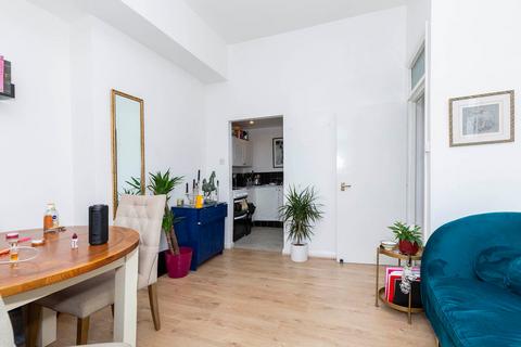 1 bedroom flat to rent, Sinclair Road, London W14