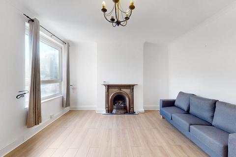 3 bedroom flat to rent, Stanley Gardens, London NW2