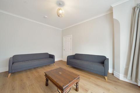 3 bedroom flat to rent, Priory Terrace, London NW6