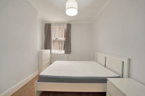 3 bedroom flat to rent, Priory Terrace, London NW6