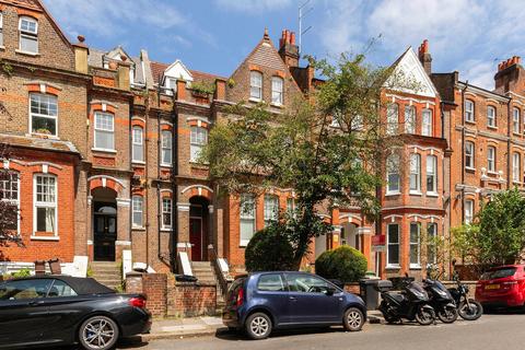 4 bedroom flat to rent, Dennington Park Road, London NW6