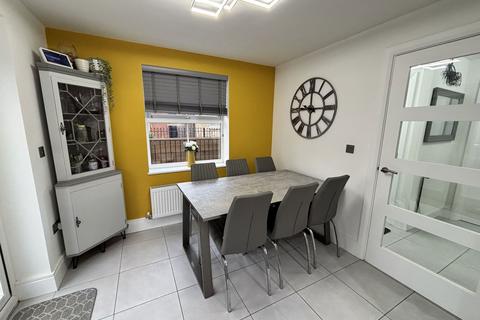 3 bedroom detached house for sale, Hulbert Close, Trowbridge BA14