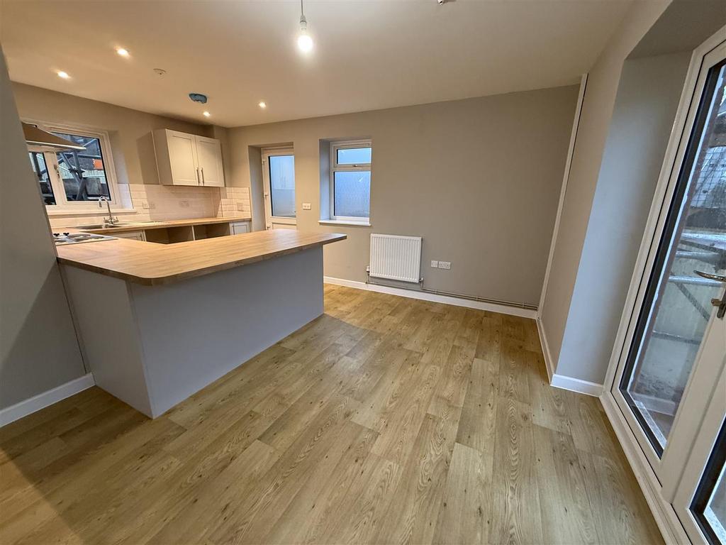 Open Plan Kitchen/Diner Lounge