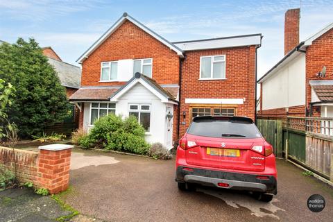 4 bedroom detached house for sale, White Horse Square, Whitecross, Hereford, HR4