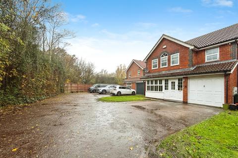 4 bedroom detached house for sale, Centurion Walk, Kingsnorth, Ashford